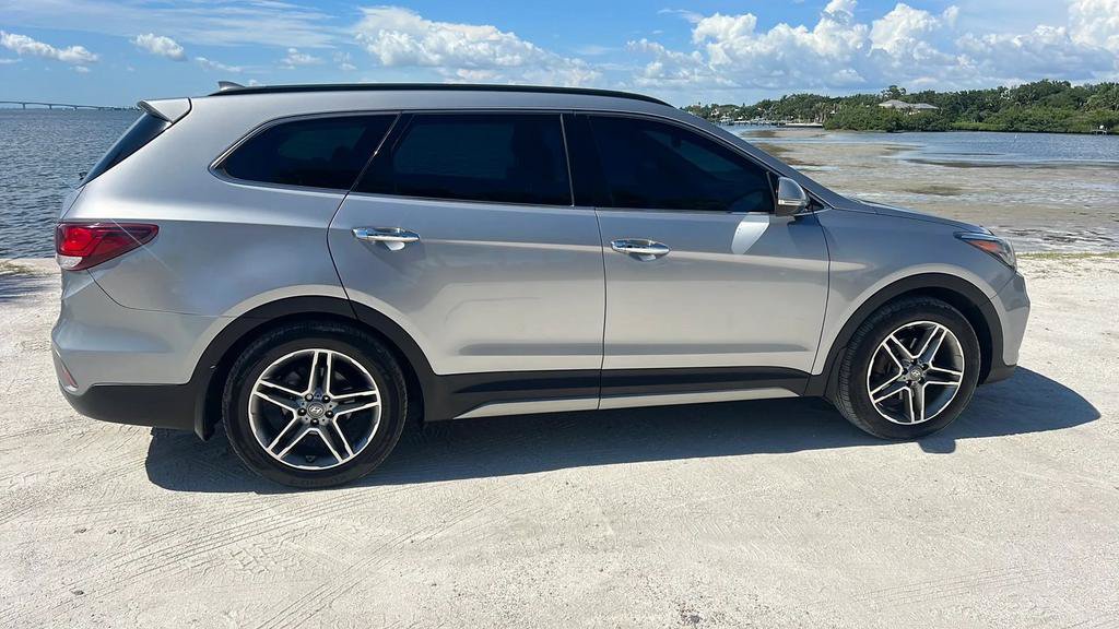 Used 2017 Hyundai Santa Fe Limited AWD/4WD image 9