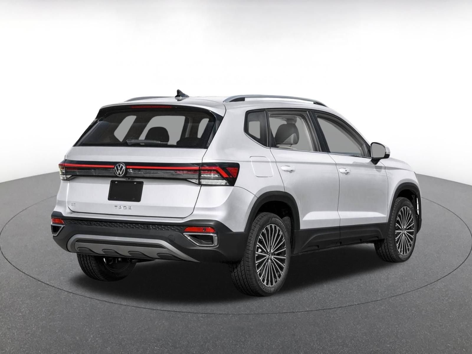 Used 2026 Volkswagen Taos SE AWD/4WD image 2