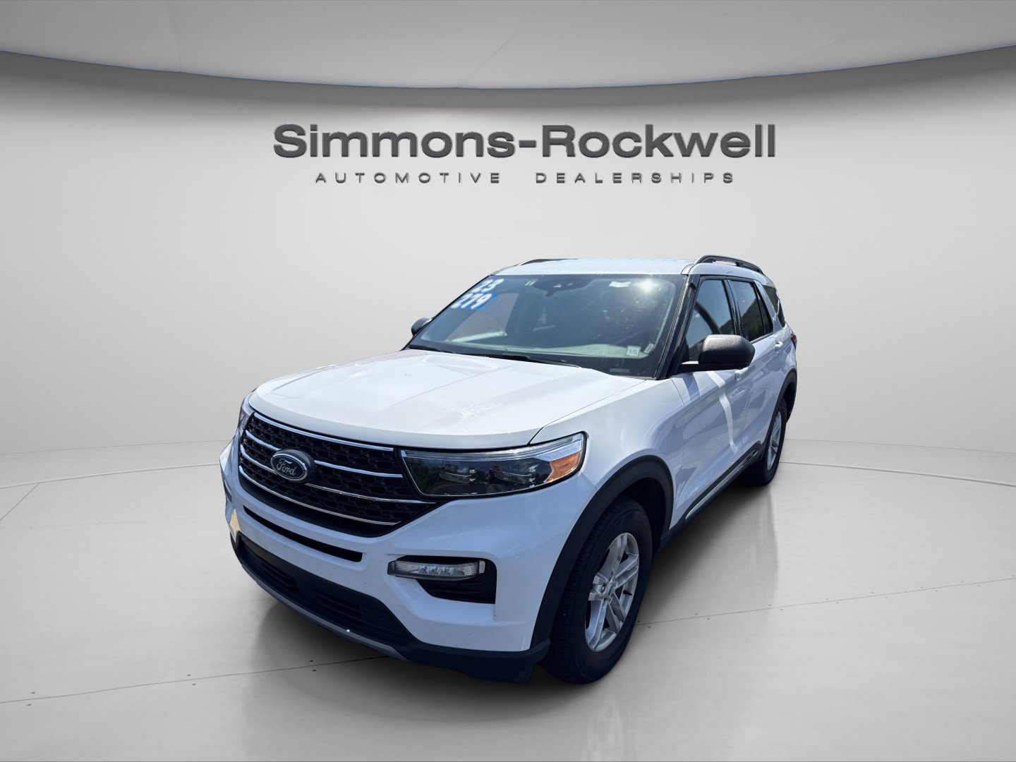 Used 2023 Ford Explorer XLT w/ Equipment Group 202A image 7