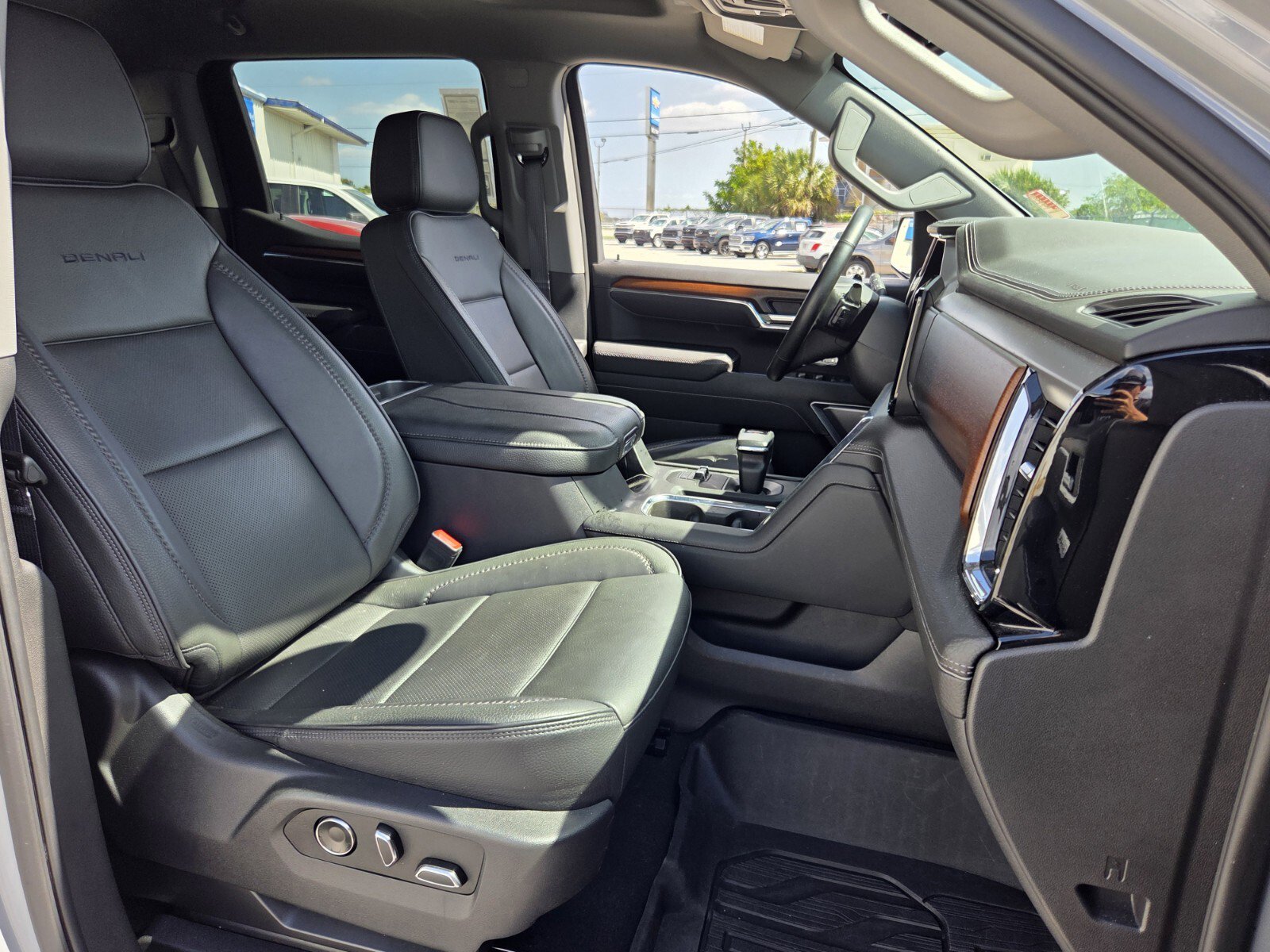Used 2025 GMC Sierra 1500 Denali RWD image 18