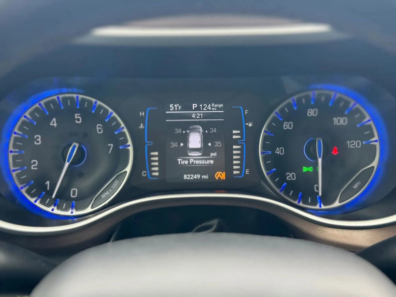 Used 2017 Chrysler Pacifica Touring-L FWD image 39