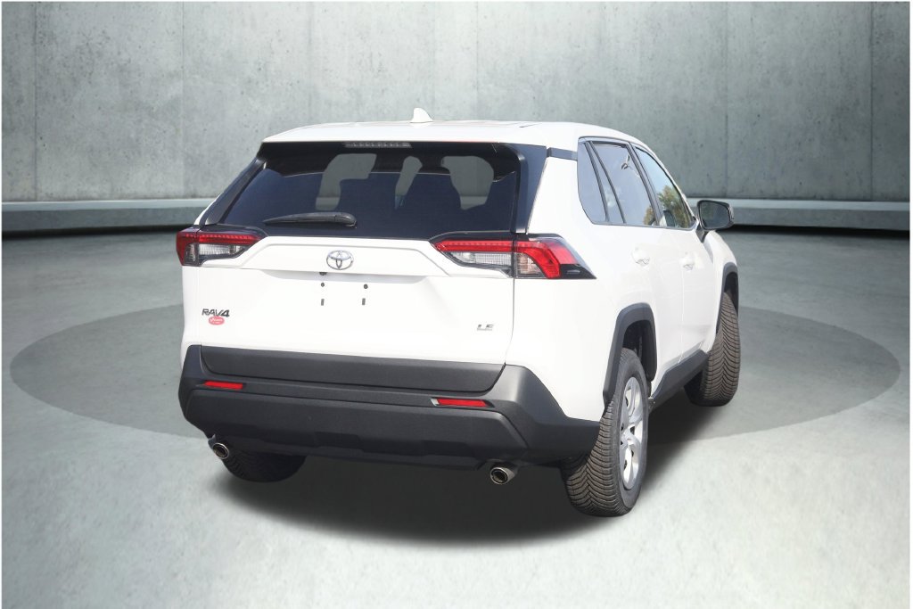 Used 2024 Toyota RAV4 LE FWD image 11
