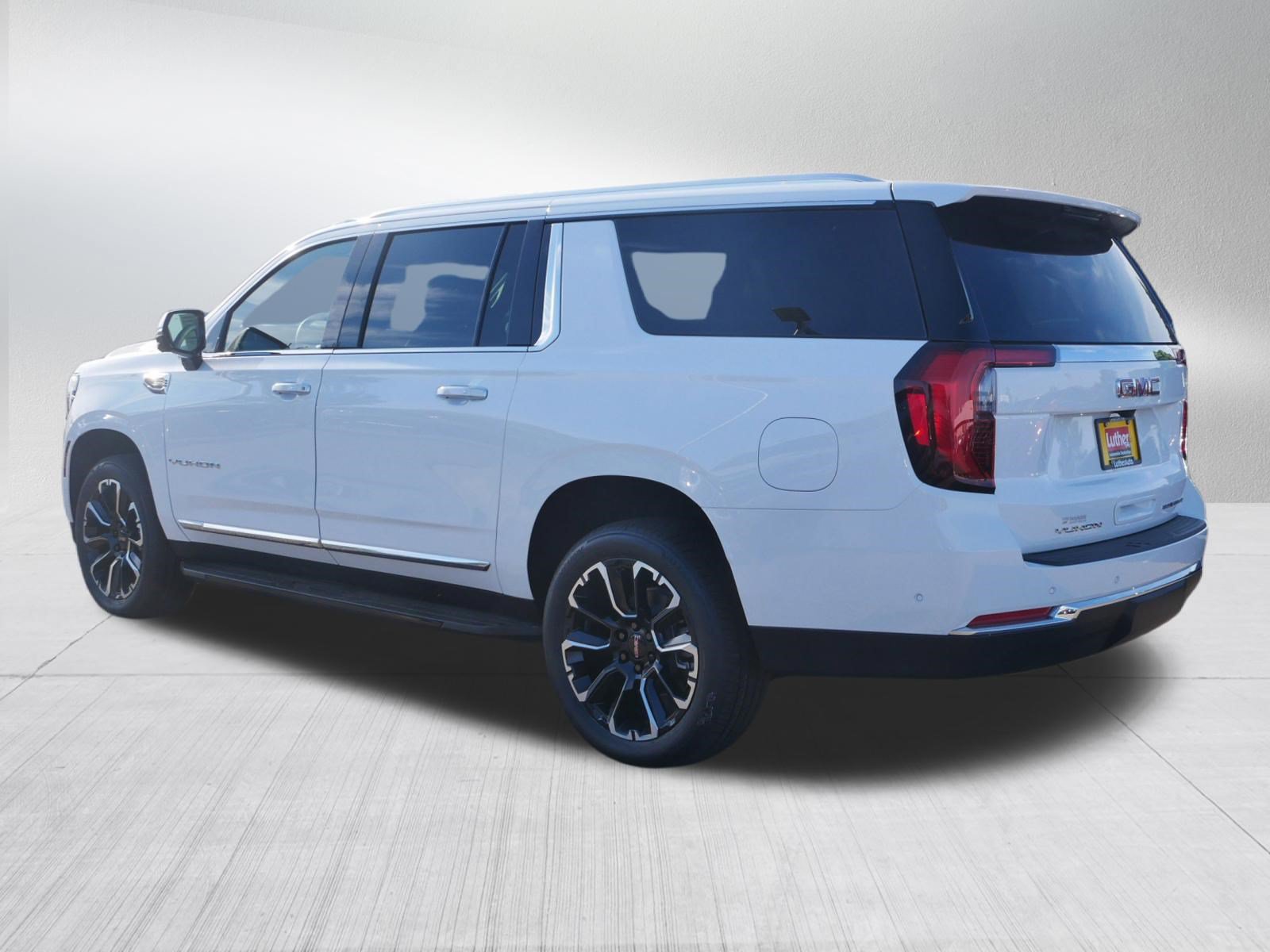 New 2026 GMC Yukon XL Elevation w/ LPO, Floor Liner Package AWD/4WD image 2