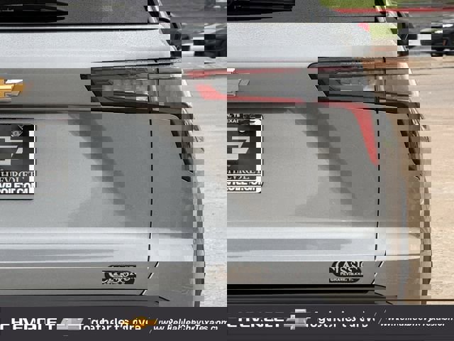 Used 2025 Chevrolet Equinox LT FWD image 8