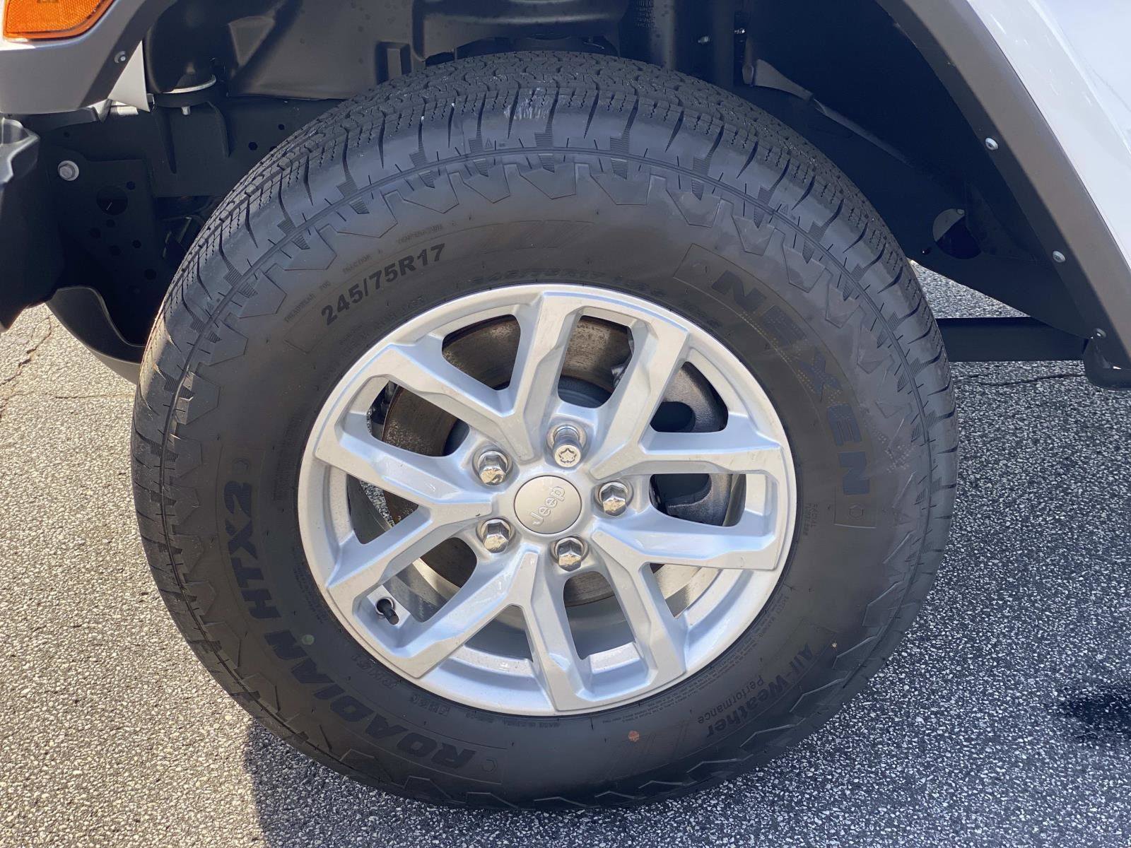 Certified 2023 Jeep Gladiator Sport image 11