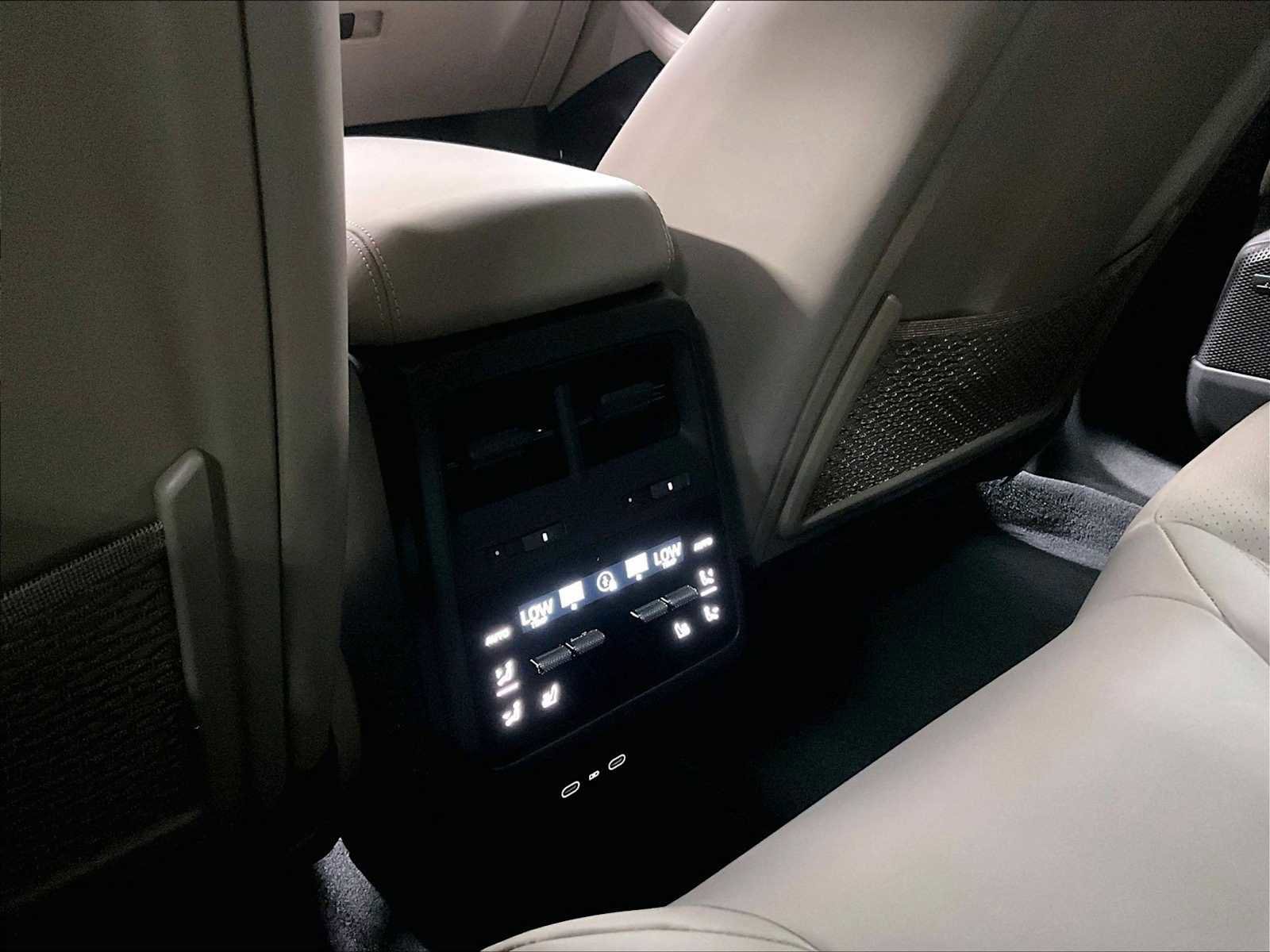 Used 2025 Porsche Macan Electric image 26