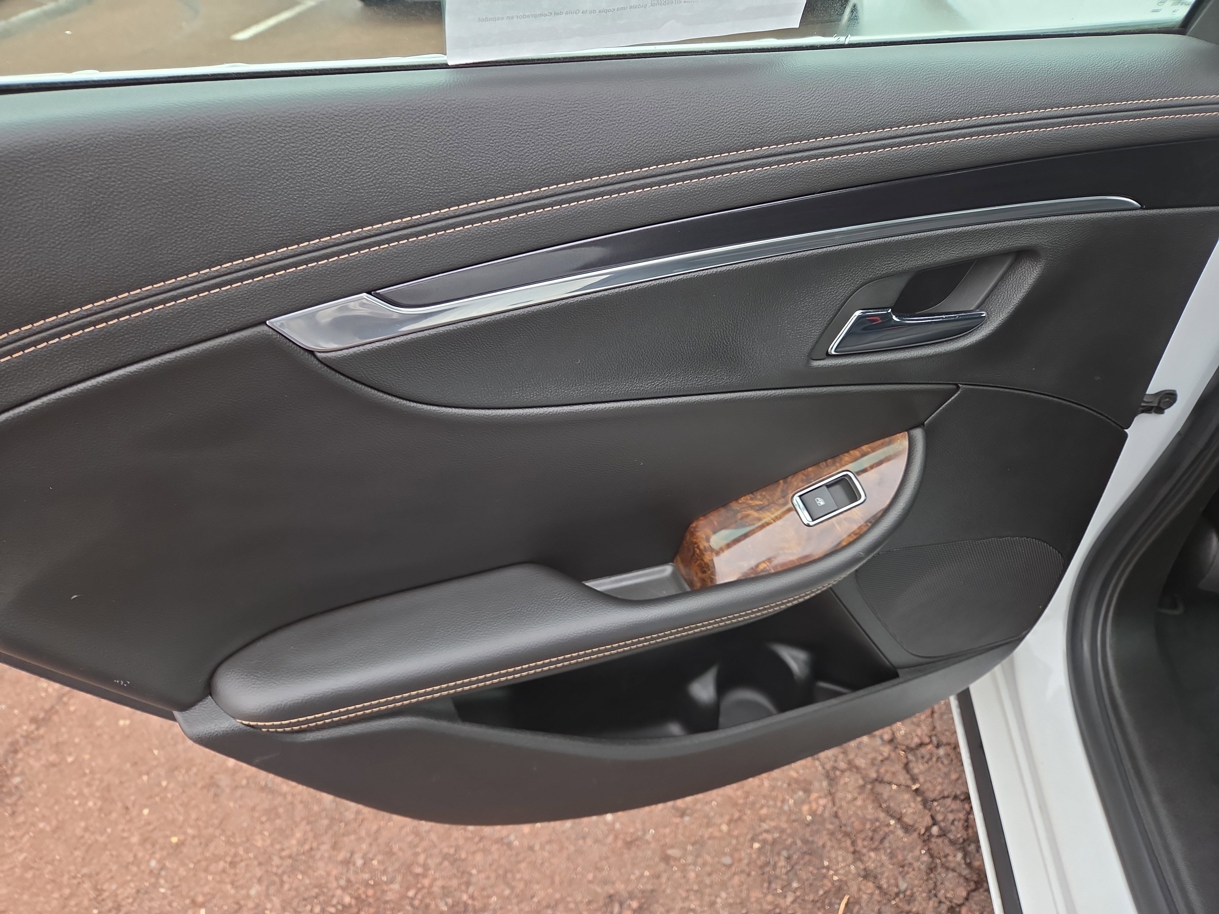 Used 2015 Chevrolet Impala LT w/ Convenience Package image 21