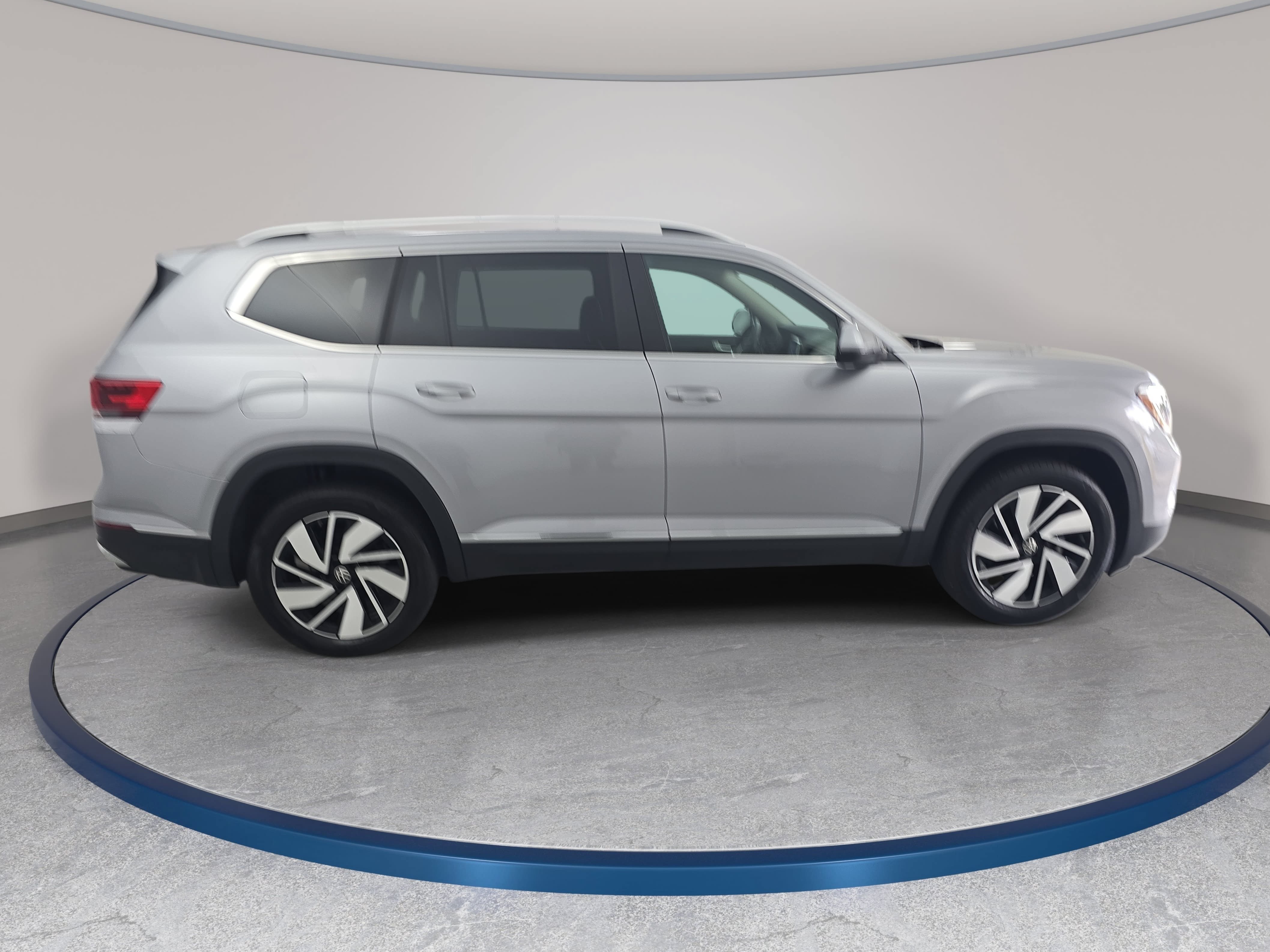 Certified 2025 Volkswagen Atlas SEL AWD/4WD image 4