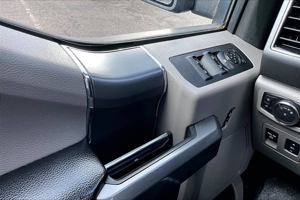 Used 2018 Ford F150 XLT w/ Equipment Group 302A Luxury AWD/4WD image 31