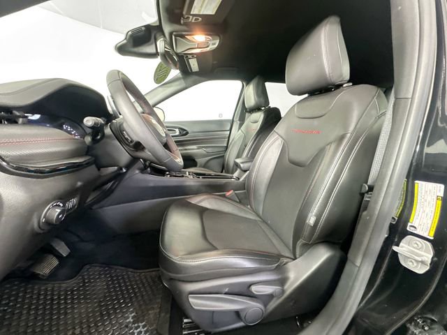 Used 2025 Jeep Compass Trailhawk image 16