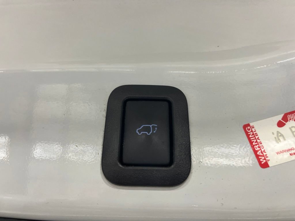 Used 2019 Toyota Highlander XLE AWD/4WD image 43
