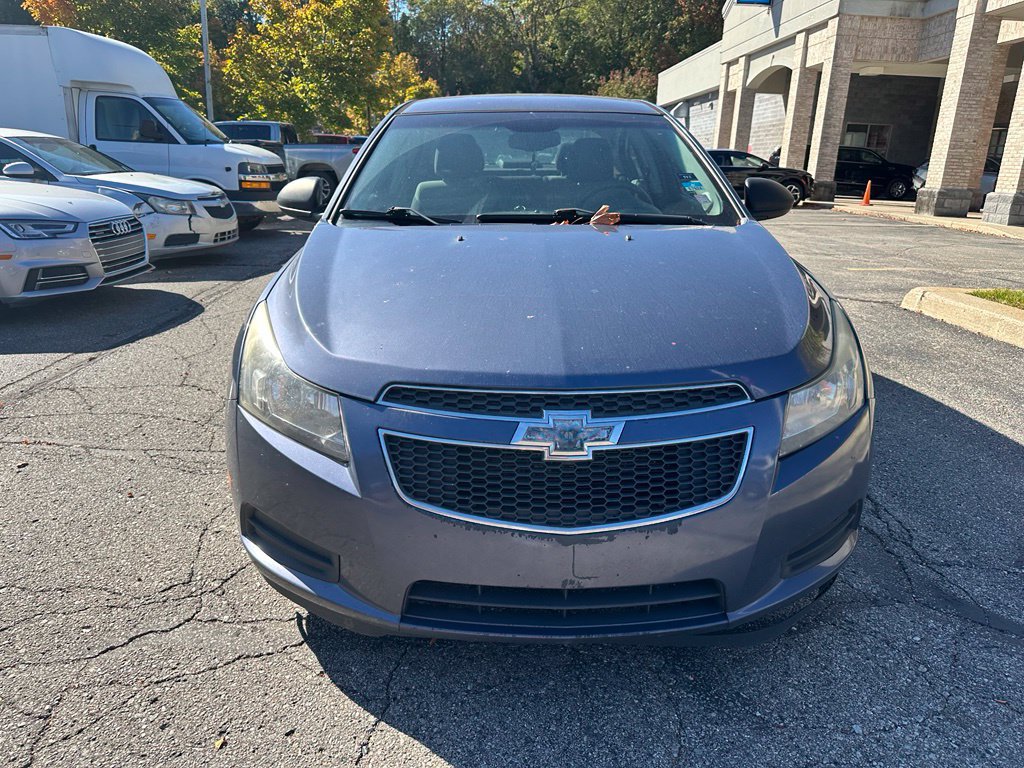 Used 2013 Chevrolet Cruze LS FWD image 3