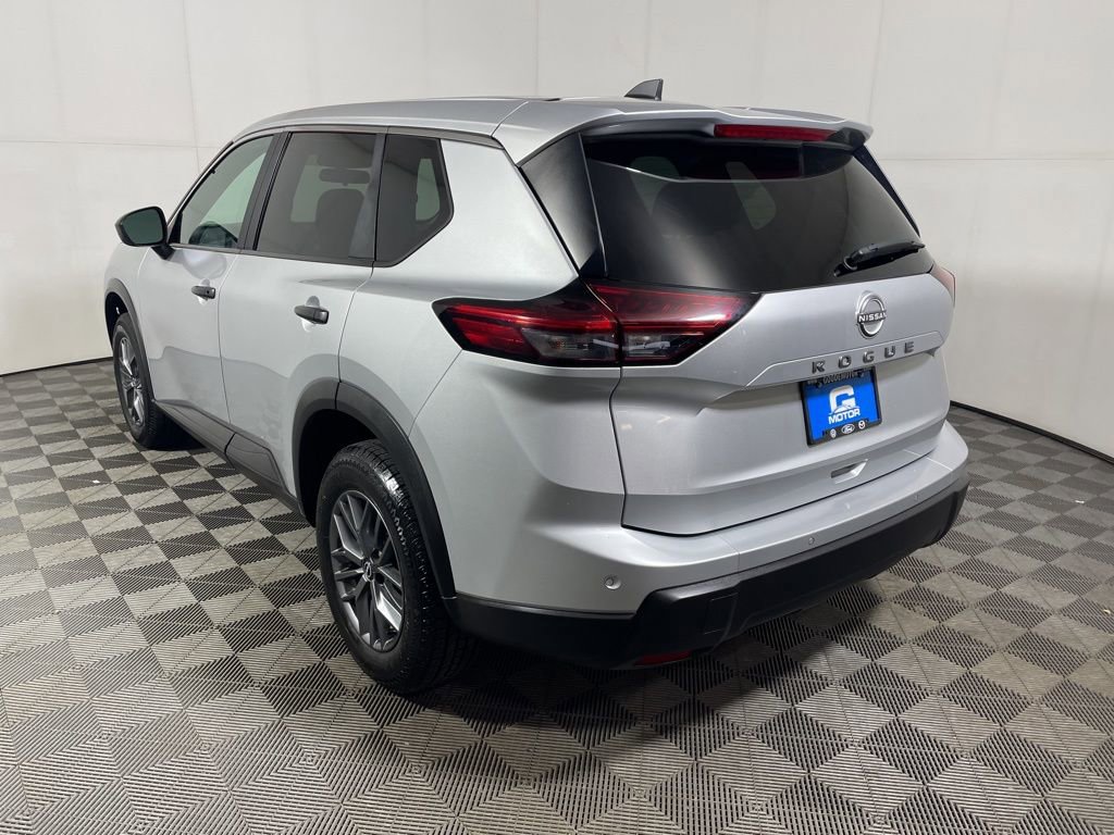 Used 2024 Nissan Rogue S FWD image 5
