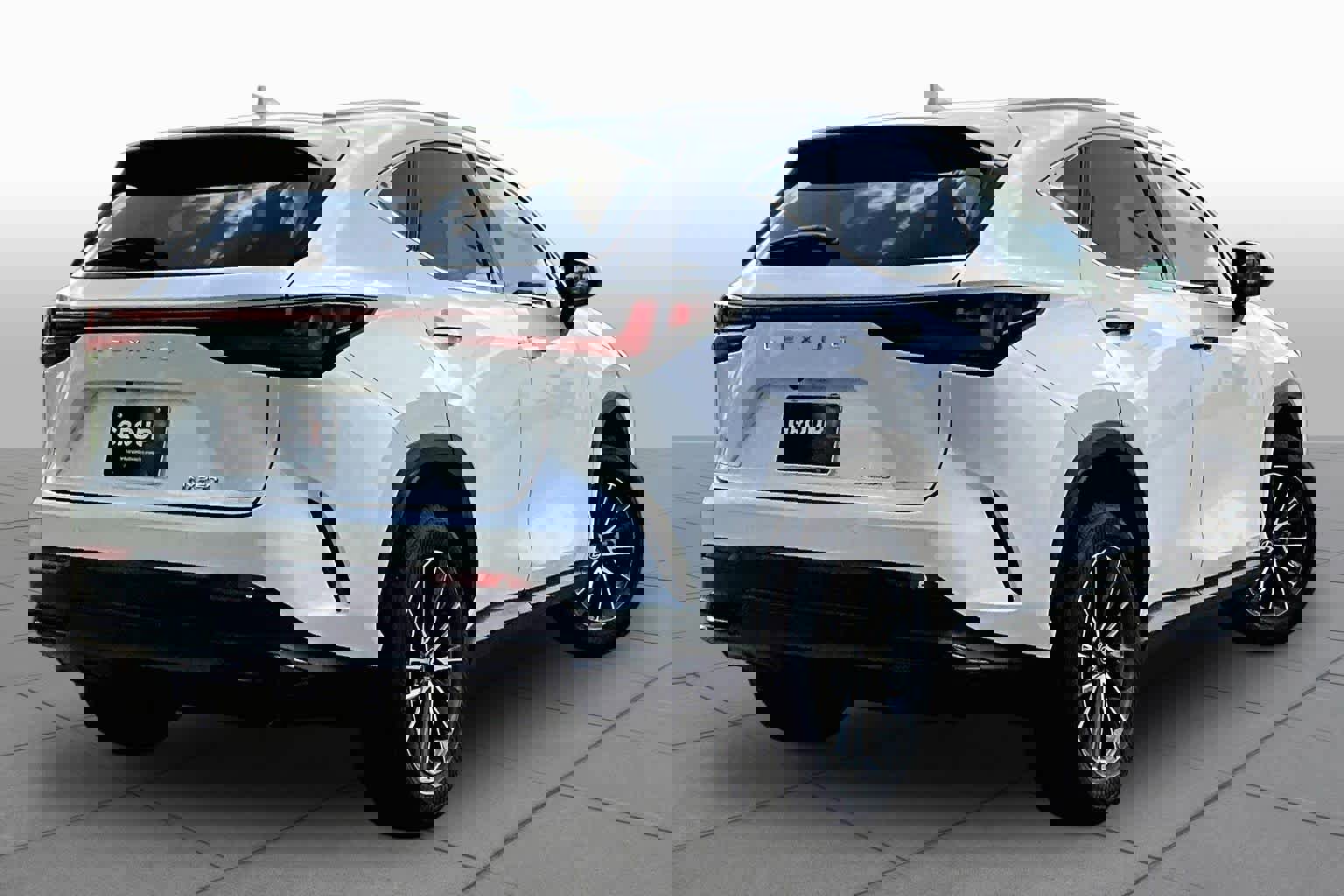 Used 2025 Lexus NX 250 FWD w/ Towing Package (2000 Lbs) image 11