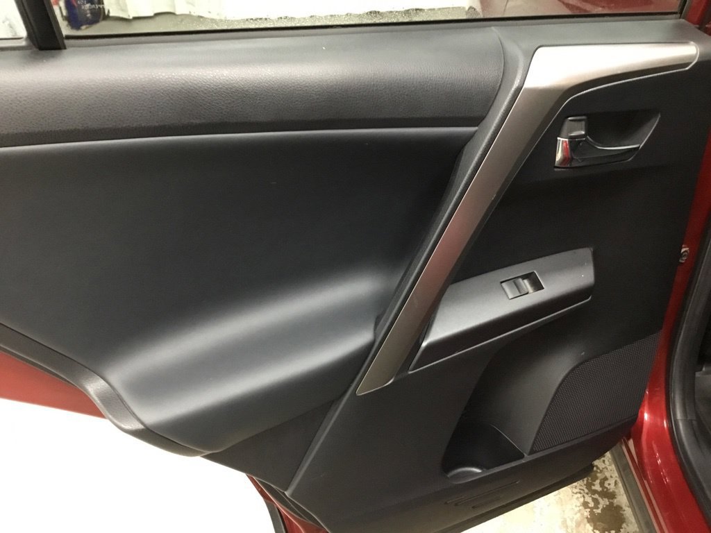 Used 2018 Toyota RAV4 XLE w/ Plus Extra Value Package AWD/4WD image 29