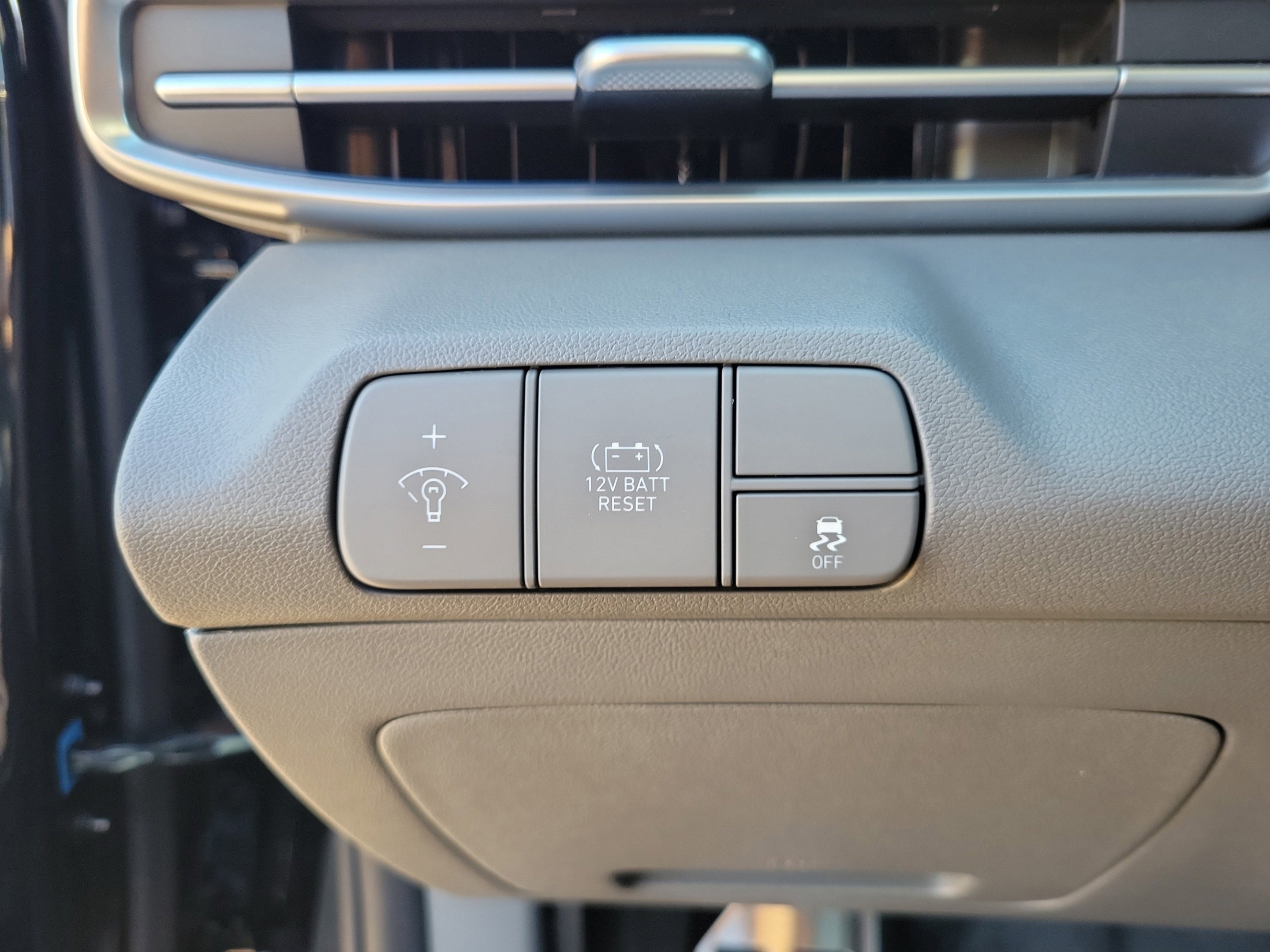 New 2026 Hyundai Elantra SEL FWD image 17
