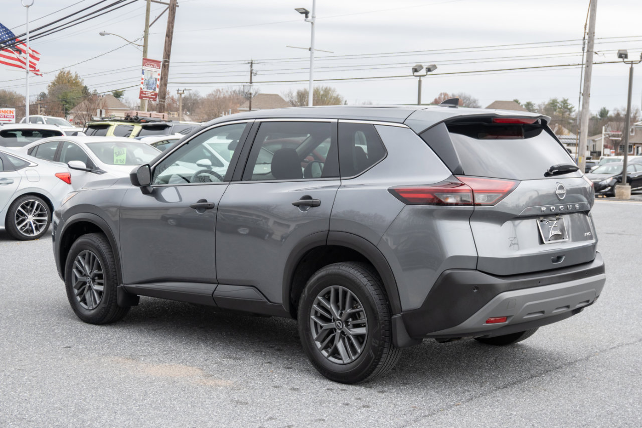 Used 2023 Nissan Rogue S image 9