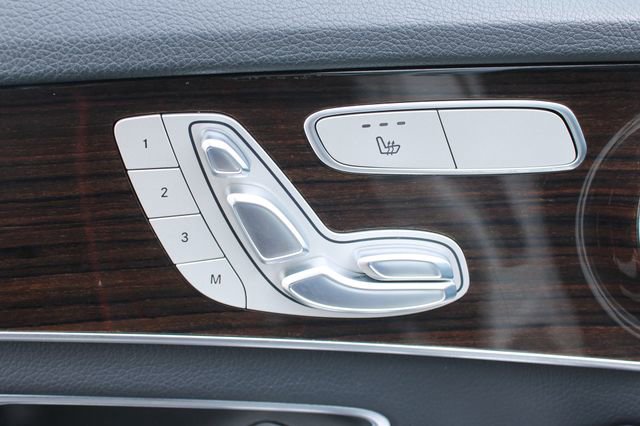 Used 2018 Mercedes-Benz C 300 4MATIC Sedan image 12