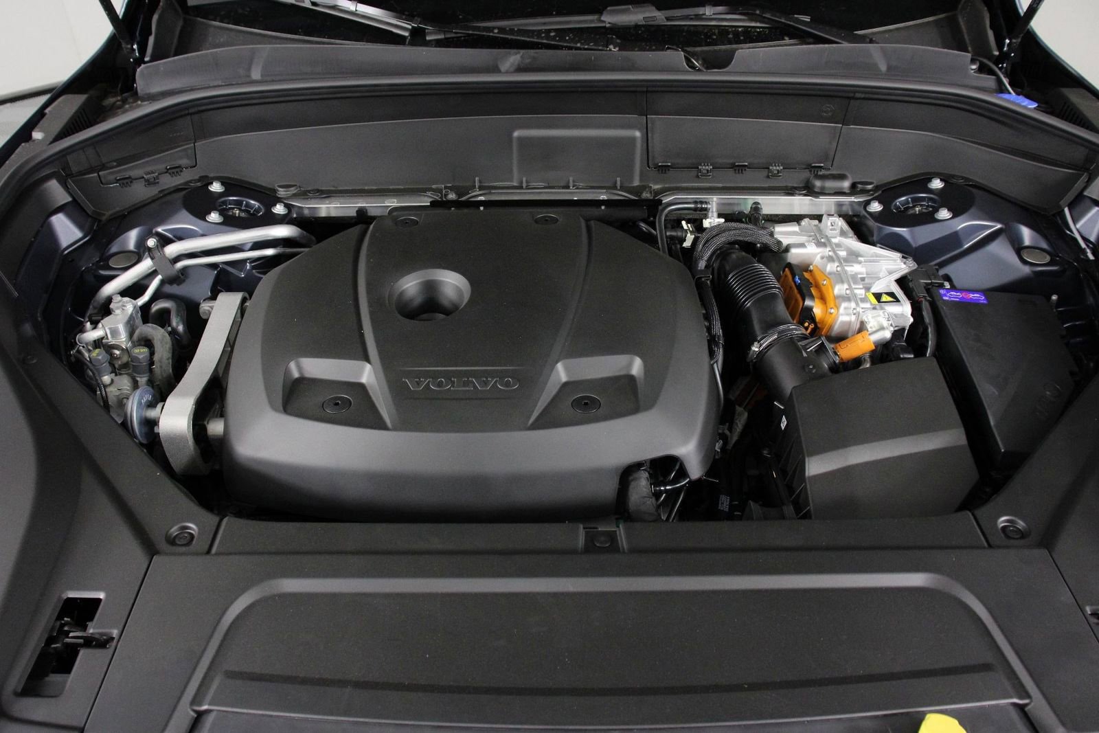New 2026 Volvo XC90 T8 Plus w/ Protection Package Premier image 12