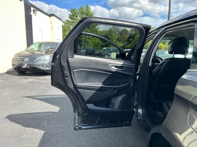Used 2019 Ford Edge SEL w/ Equipment Group 201A image 23