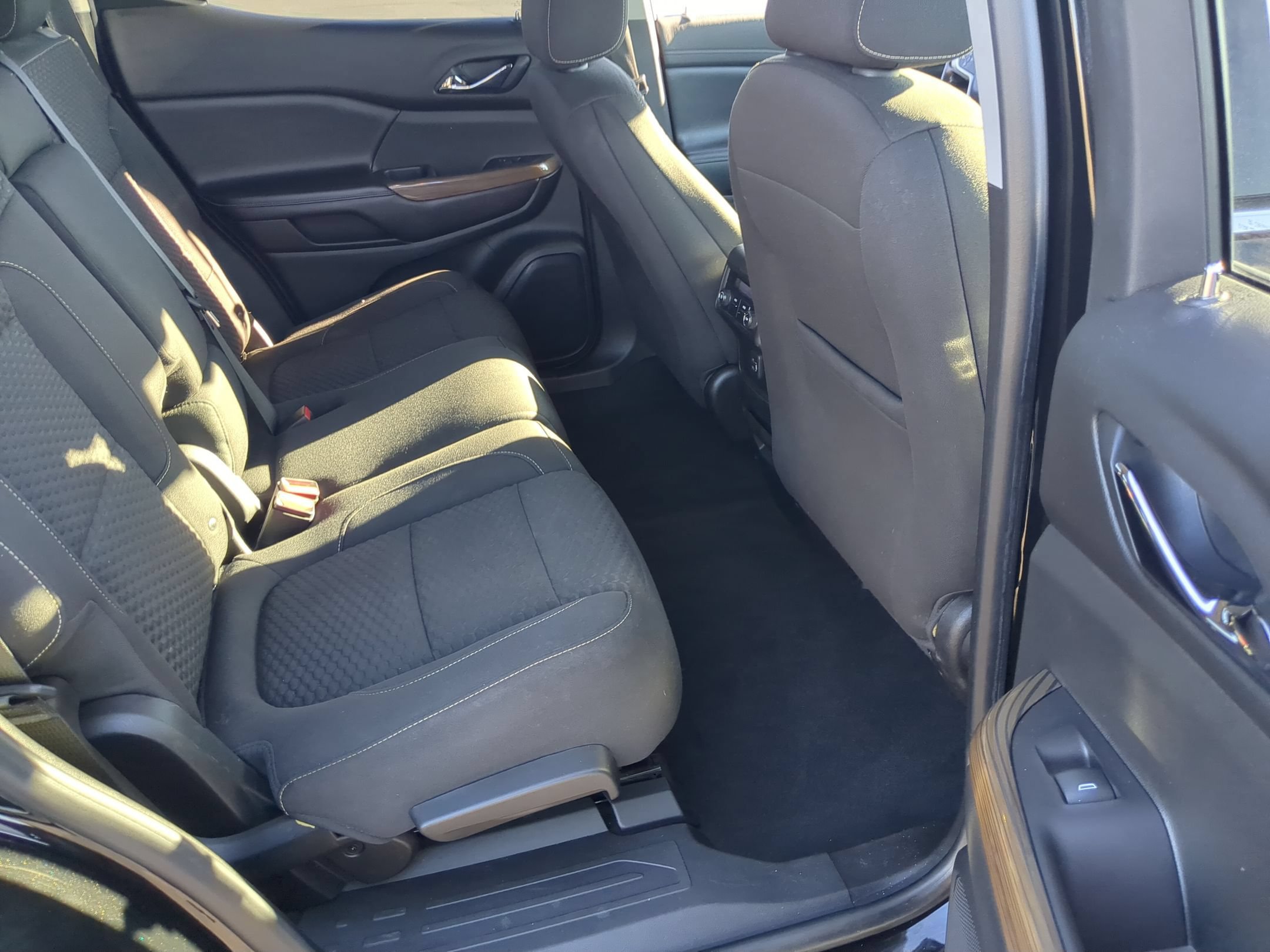 Certified 2019 GMC Acadia SLE w/ Driver Alert Package I FWD image 25