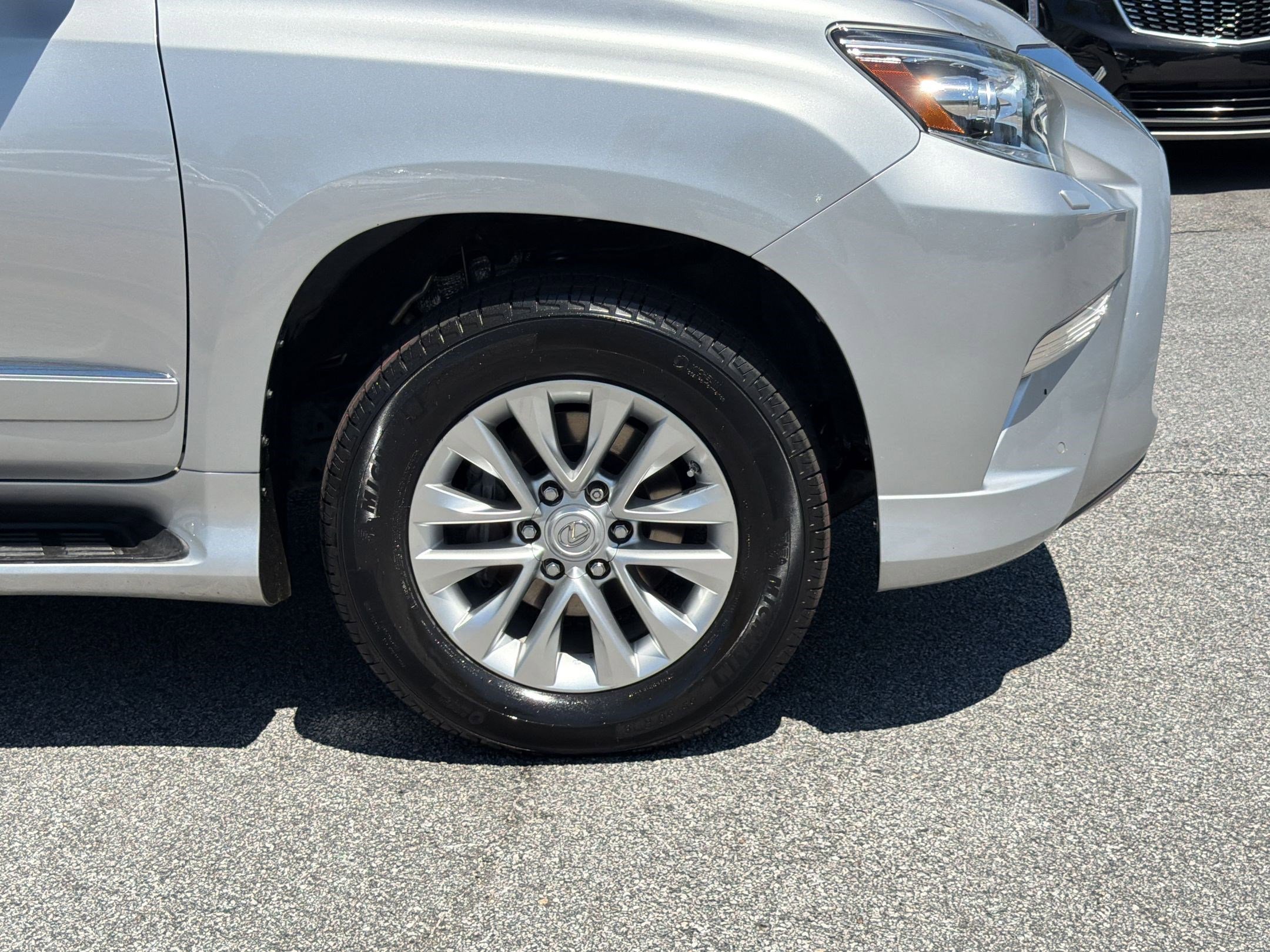 Used 2015 Lexus GX 460 w/ Premium Package AWD/4WD image 11