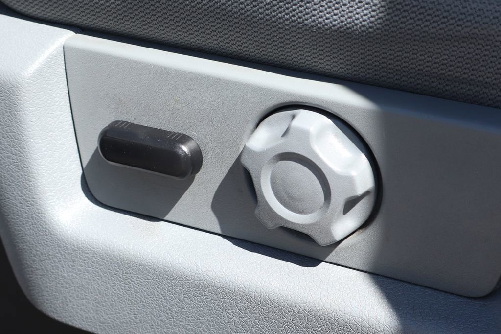 Used 2011 Ford F150 XLT w/ XLT Chrome Pkg image 19