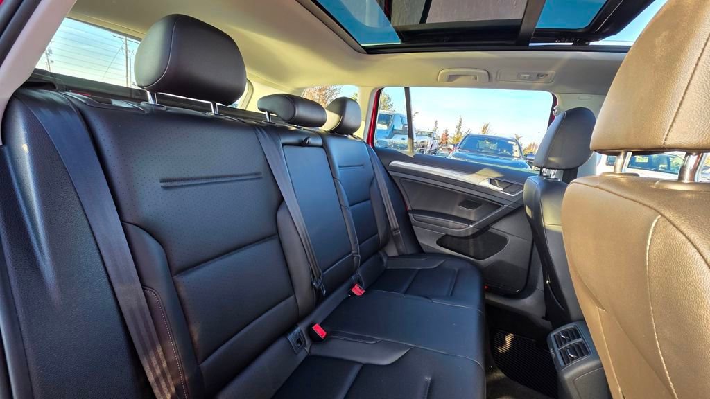 Used 2019 Volkswagen Golf Alltrack SE image 16