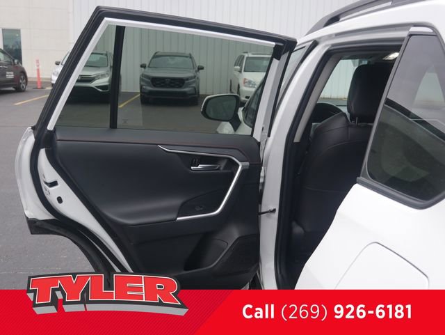 Used 2024 Toyota RAV4 Adventure AWD/4WD image 17