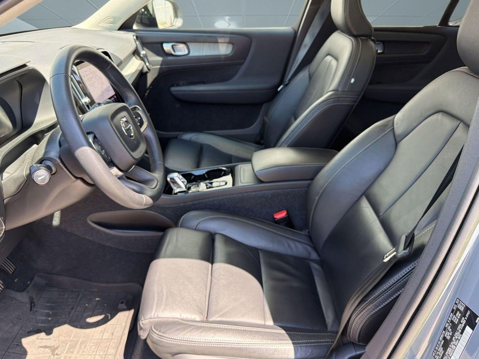 Used 2023 Volvo XC40 B5 Plus w/ Driver Assist Package AWD/4WD image 4