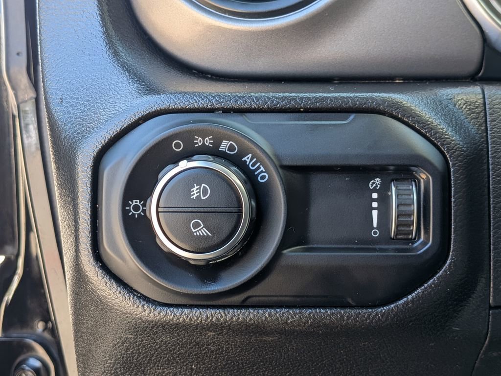 Used 2023 Jeep Gladiator Sport image 20