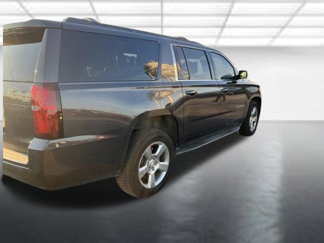 Used 2016 Chevrolet Suburban LT w/ Luxury Package RWD image 3