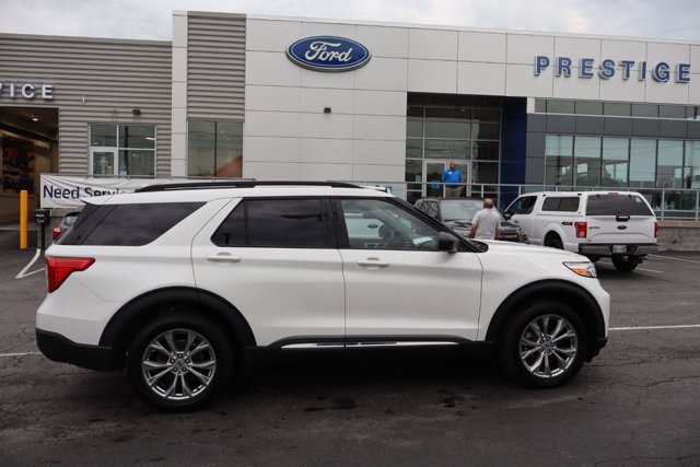 Used 2023 Ford Explorer XLT w/ Equipment Group 202A AWD/4WD image 11