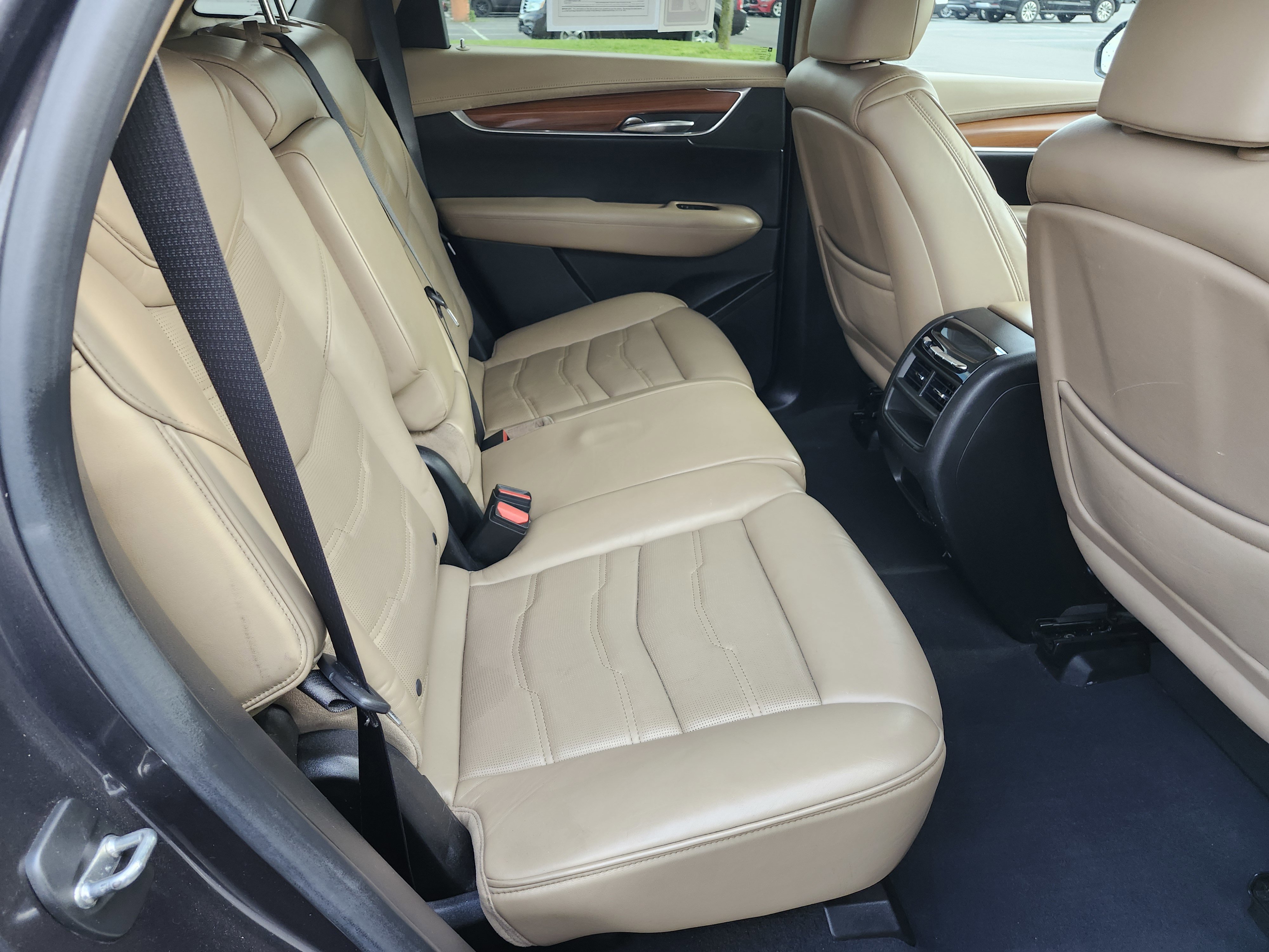 Used 2017 Cadillac XT5 Platinum AWD/4WD image 22