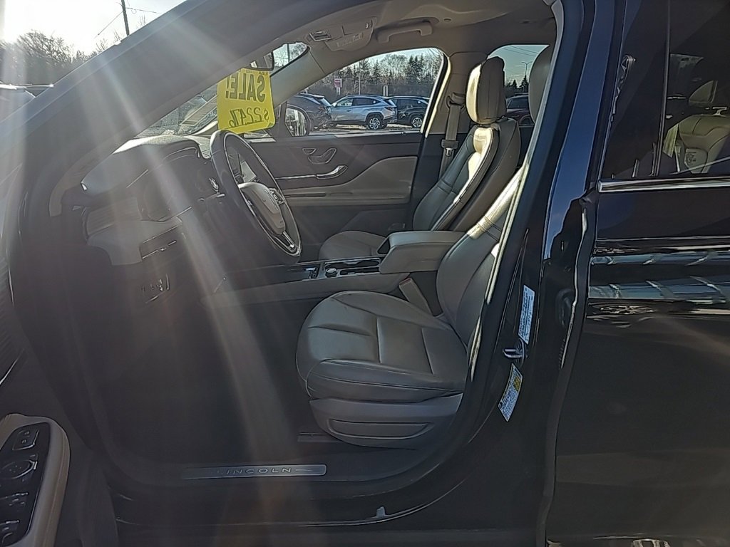 Used 2020 Lincoln Corsair FWD w/ Equipment Group 101A image 9