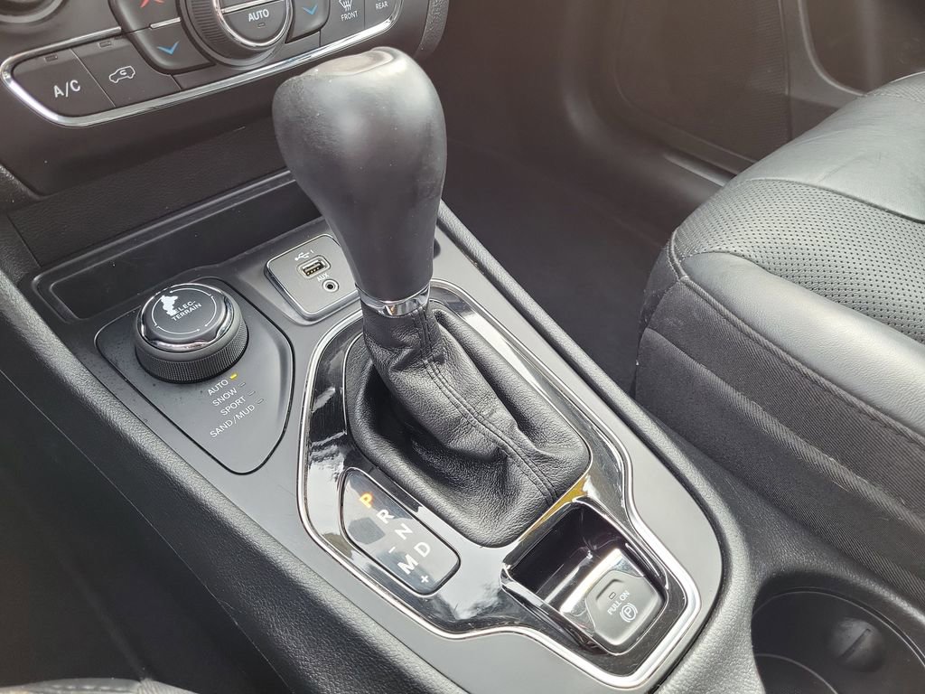 Used 2020 Jeep Cherokee Limited image 34