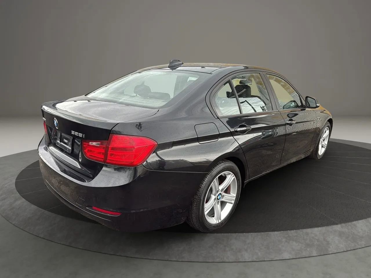 Used 2015 BMW 328i xDrive Sedan AWD/4WD image 5