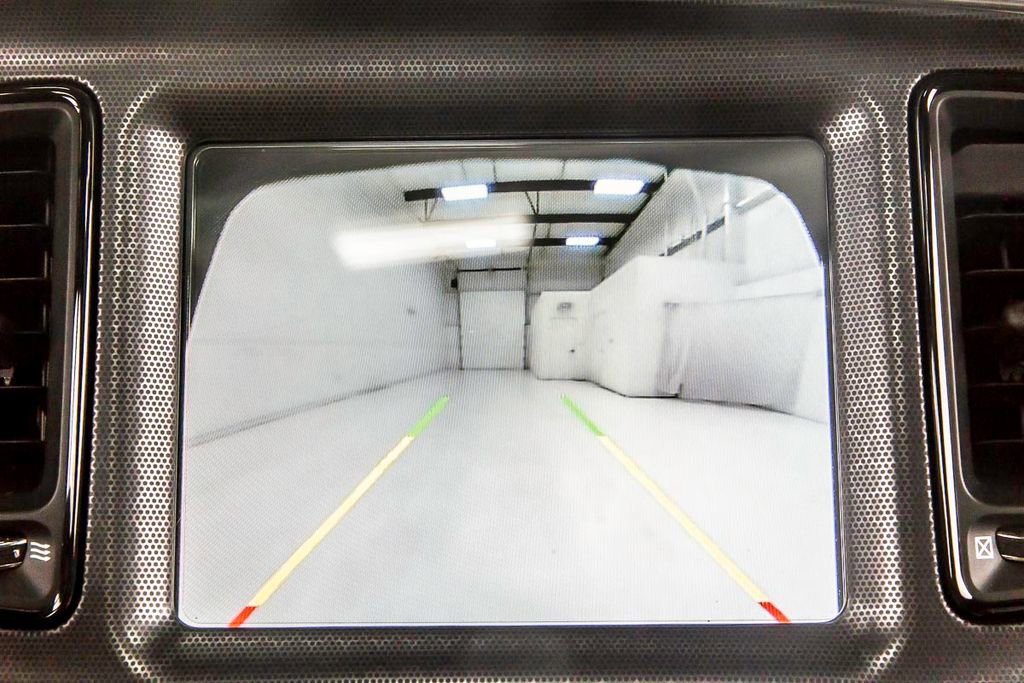 Used 2015 Dodge Challenger SRT w/ Technology Group image 15