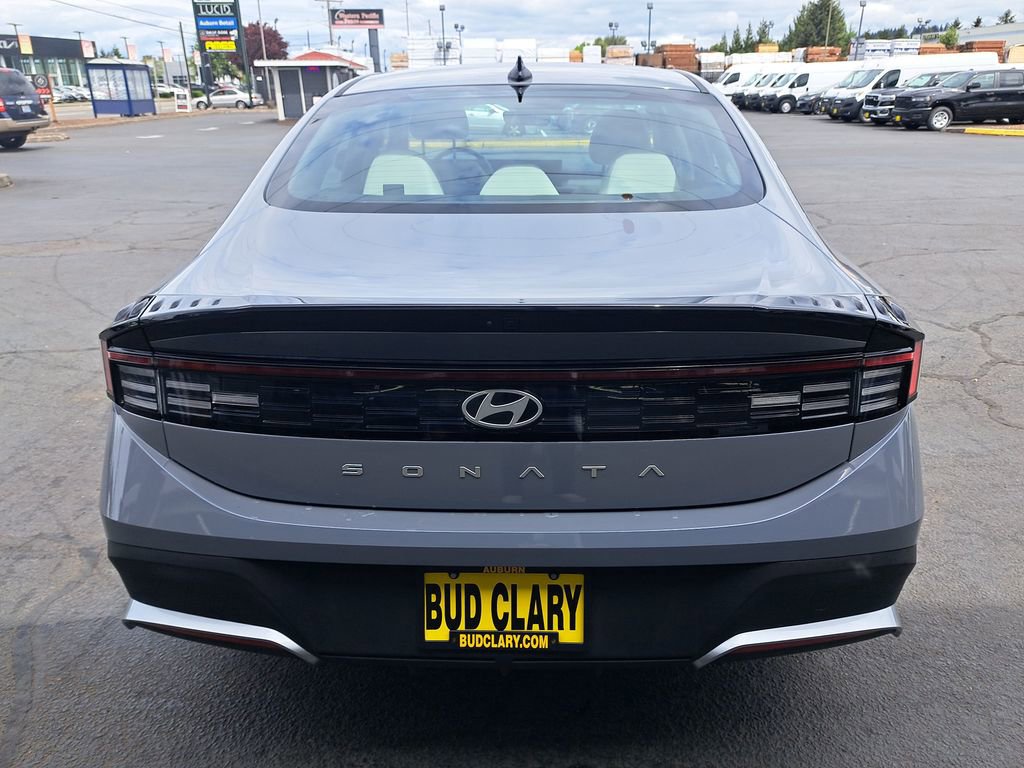 Used 2026 Hyundai Sonata SE FWD image 4