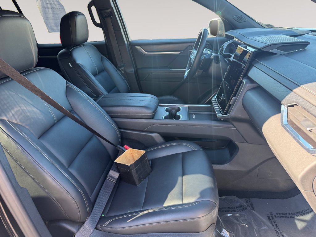 Used 2024 GMC Acadia Elevation w/ Luxury Package AWD/4WD image 15