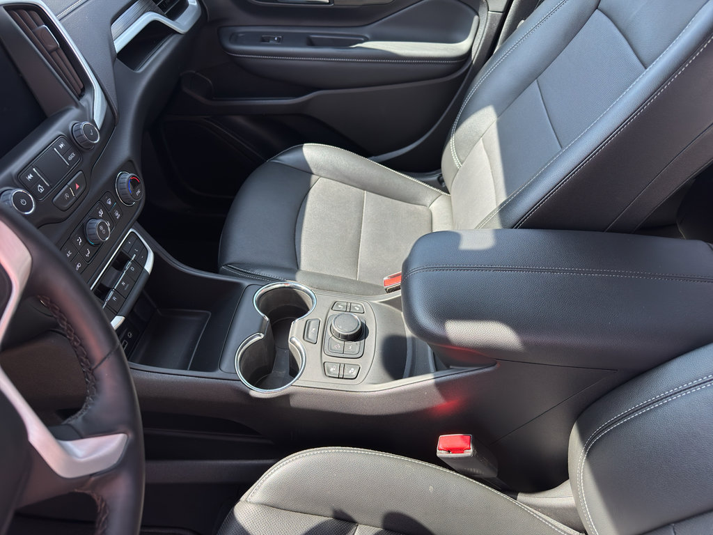 Used 2024 GMC Terrain SLT w/ Tech Package image 11