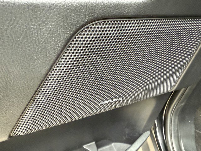 Used 2011 Land Rover LR2 HSE image 15