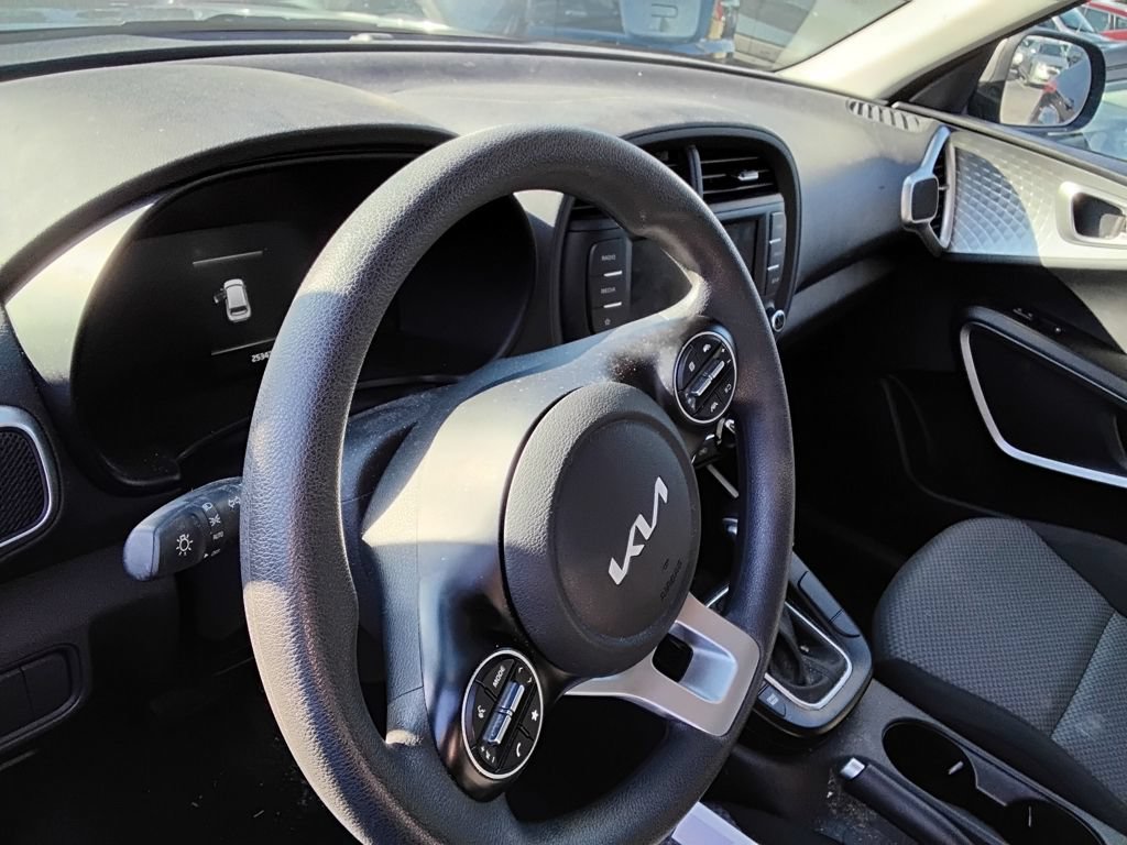 Used 2024 Kia Soul LX FWD image 8