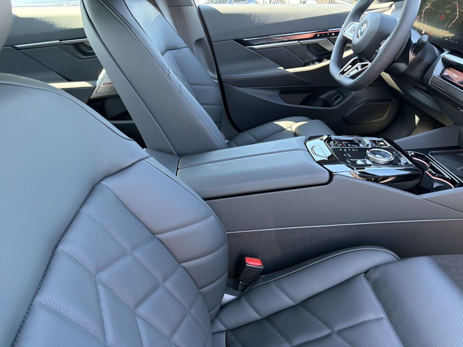 New 2027 BMW 540i xDrive w/ M Sport Package AWD/4WD image 31