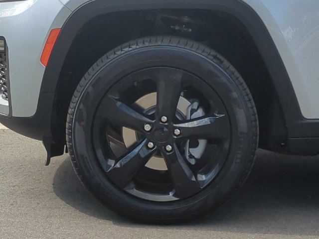 New 2026 Jeep Grand Cherokee Limited w/ Limited Altitude Package AWD/4WD image 19