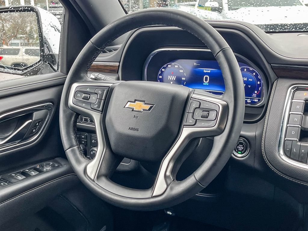 Used 2023 Chevrolet Suburban Premier image 18