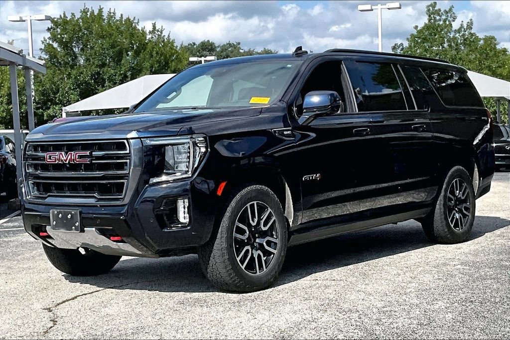 Used 2023 GMC Yukon XL AT4 w/ AT4 Premium Package AWD/4WD image 2