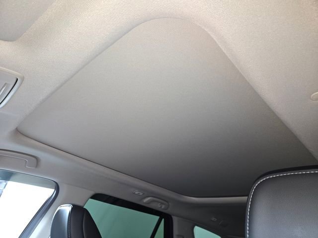 Used 2025 Honda Pilot Touring image 14