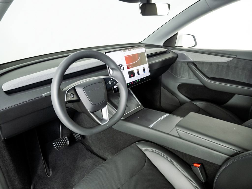 Used 2026 Tesla Model Y Long Range image 4