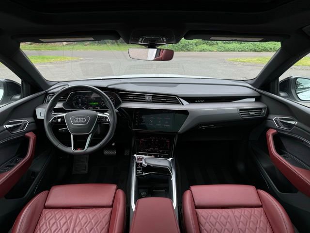 Used 2023 Audi e-tron S Prestige image 23